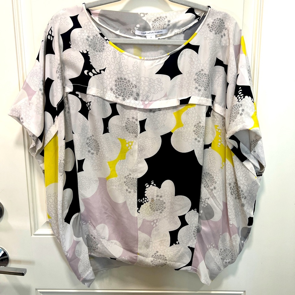 Vintage Diane Von Fustenburg Silk Top.